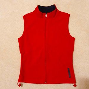 Fitted, collar neck, red, 100% Polyester, zippered vest.